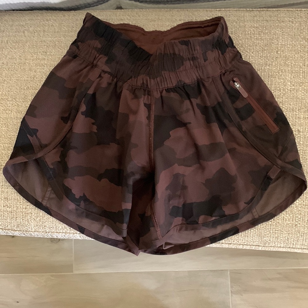 Lululemon 4 inch Tracker shorts, Size 0, Excellent condition